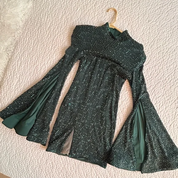 x REVOLVE Mr. Gibson Mini Dress in Hunter Green
Michael Costello - Picture 7 of 9